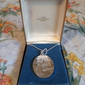 The Franklin Mint Chain w/Pendant Mothers Day